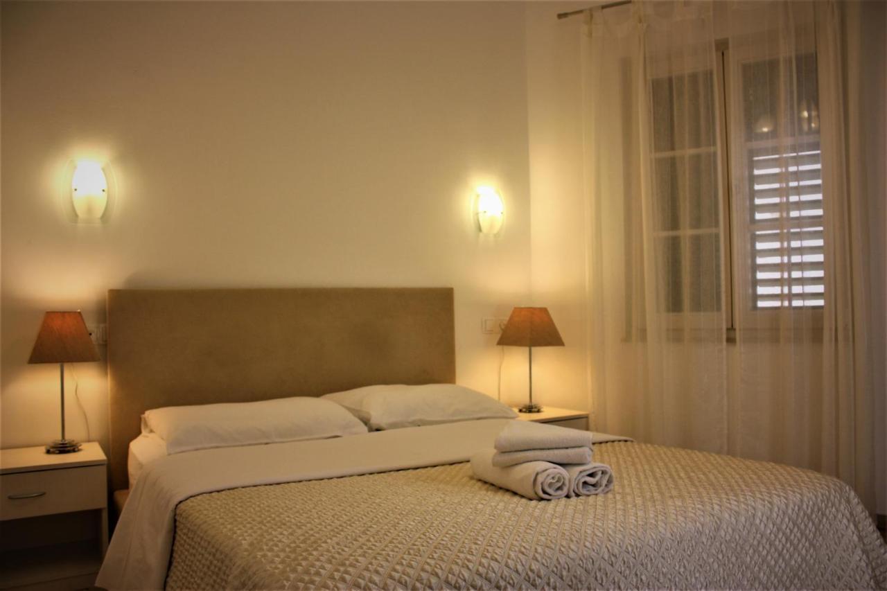 Medulic Palace Rooms & Apartments Sibenik Bagian luar foto